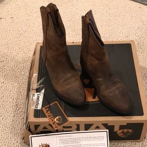 Ariat  brown girls cowboy boots